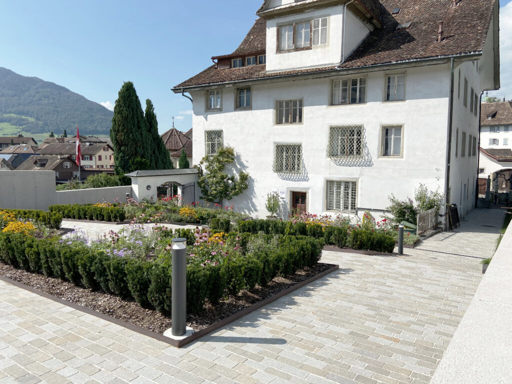 zwischenraum_acherhof_historischer_garten_innenhof